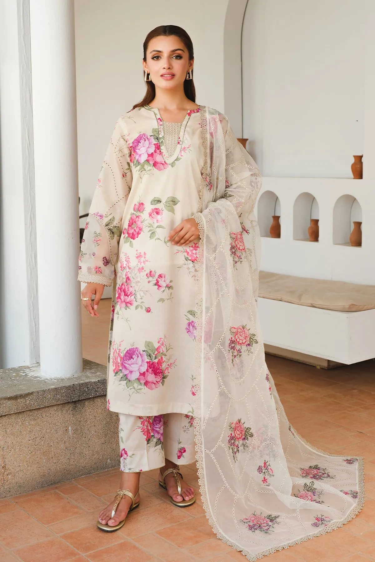 EMBROIDERED LAWN UF-652