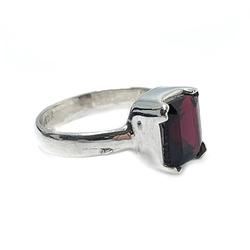 Pahrma Garnet Boho Style Ring