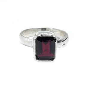 Pahrma Garnet Boho Style Ring